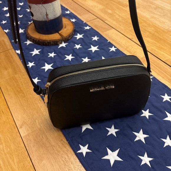 Michael Kors Crossbody - Picture 3 of 7